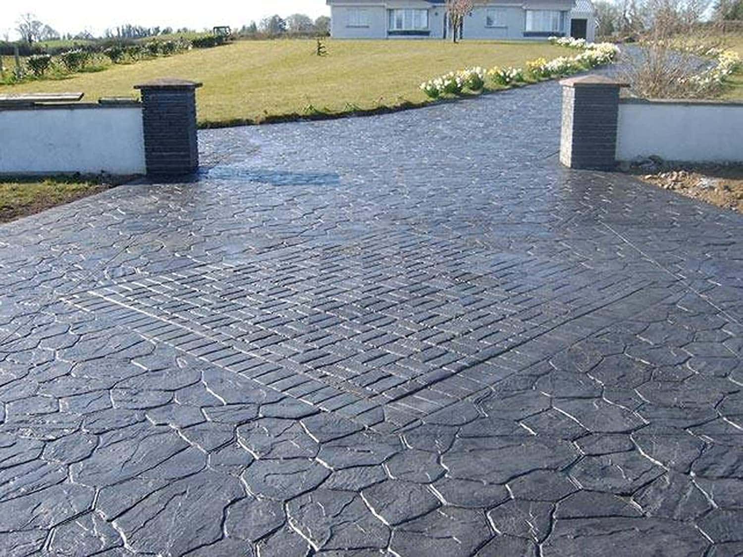 RESIPRO TEXTUR de Tecno Prodist - Revêtement protecteur à base d'eau pour le béton imprimé, à base de résines, à haut pouvoir d'ancrage et de résistance.