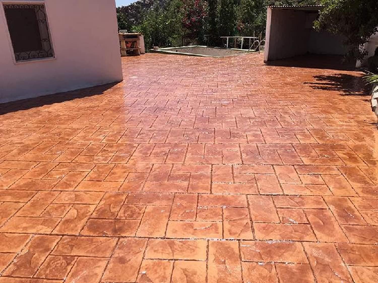 RESIPRO TEXTUR de Tecno Prodist - Revêtement protecteur à base d'eau pour le béton imprimé, à base de résines, à haut pouvoir d'ancrage et de résistance.