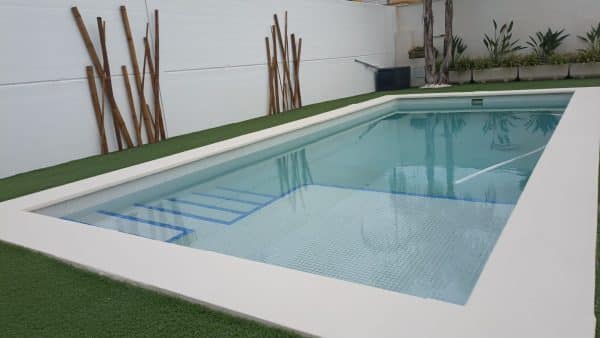 RENOVATEC CORONA de Tecno Prodist - Pintura renovación bordes piscinas y piedra coronación - Antideslizante - Alta resistencia